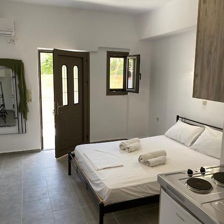 Central Areopolis Rooms Ареополис Экстерьер фото